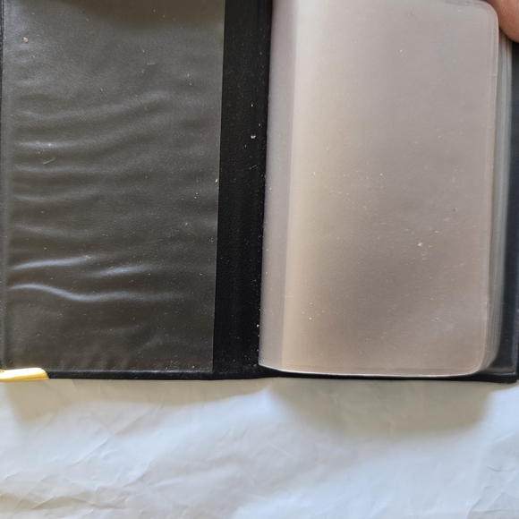 Black Croc-Embossed Leather Card Holder with Gold Corner Accent Like New - Picture 6 of 6